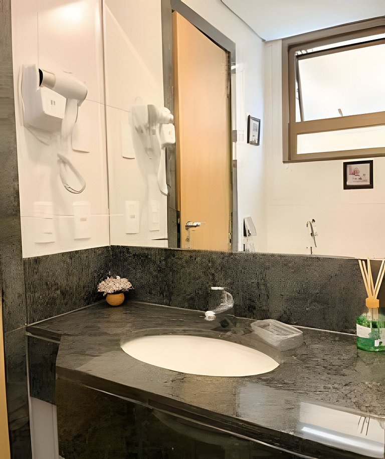 Melhor Novo Preço-Studio Central Luxo+Piscina+WiFi