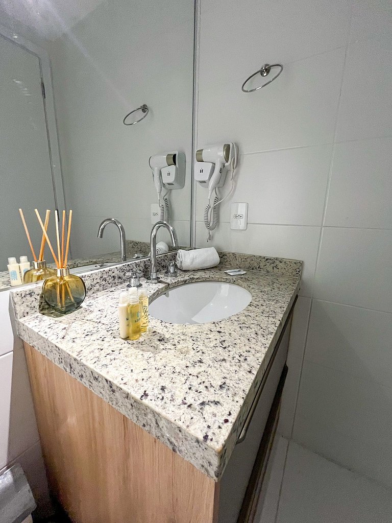 Studio Centro piscina aquecida em 6 x sem juros