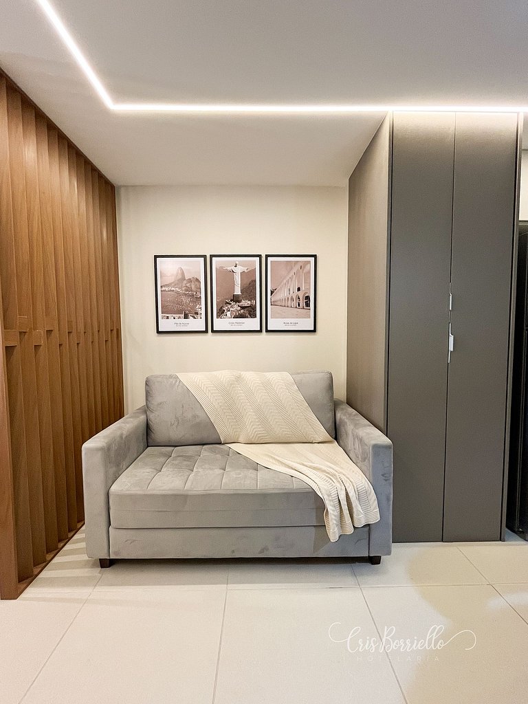 Studio central com piscina+wifi em 6X sem juros