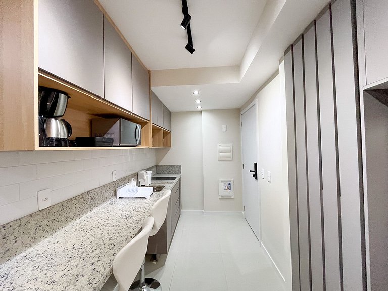 Studio c/ Piscina Aquecida em 6x Sem Juros