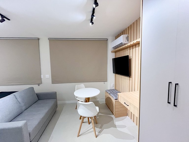 Studio c/ Piscina Aquecida em 6x Sem Juros