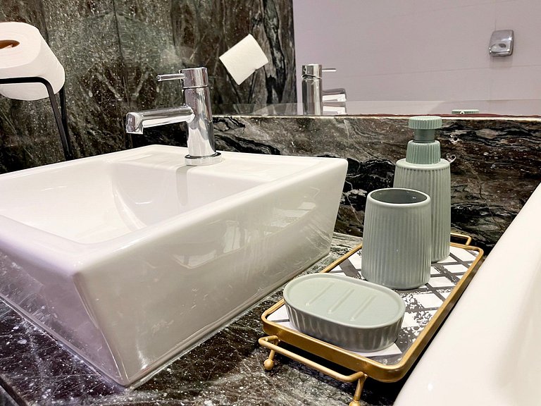 Lindo apartamento completo + piscina com vista