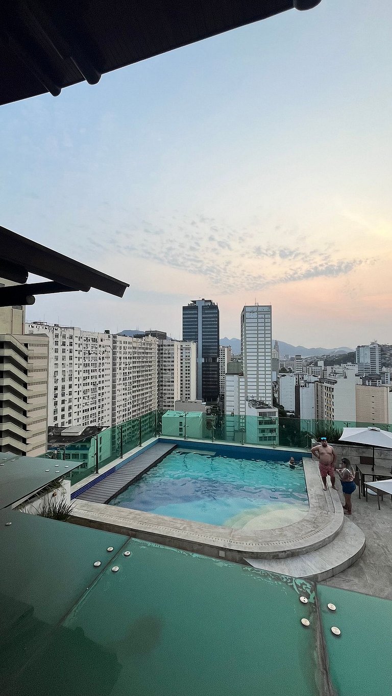 Lindo apartamento completo + piscina com vista