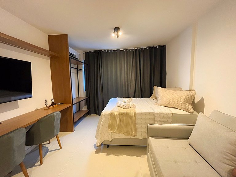 Estúdio com piscina no coração da cidade