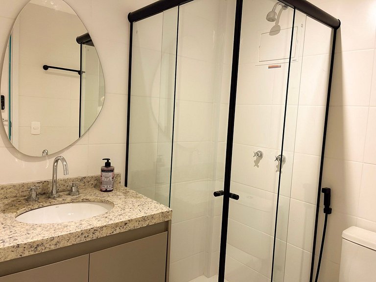 Estúdio com piscina no coração da cidade