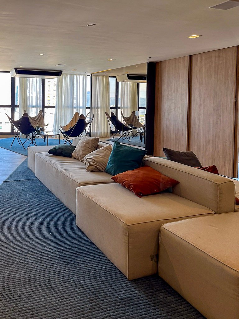 Estúdio com varanda no centro, piscina aquecida