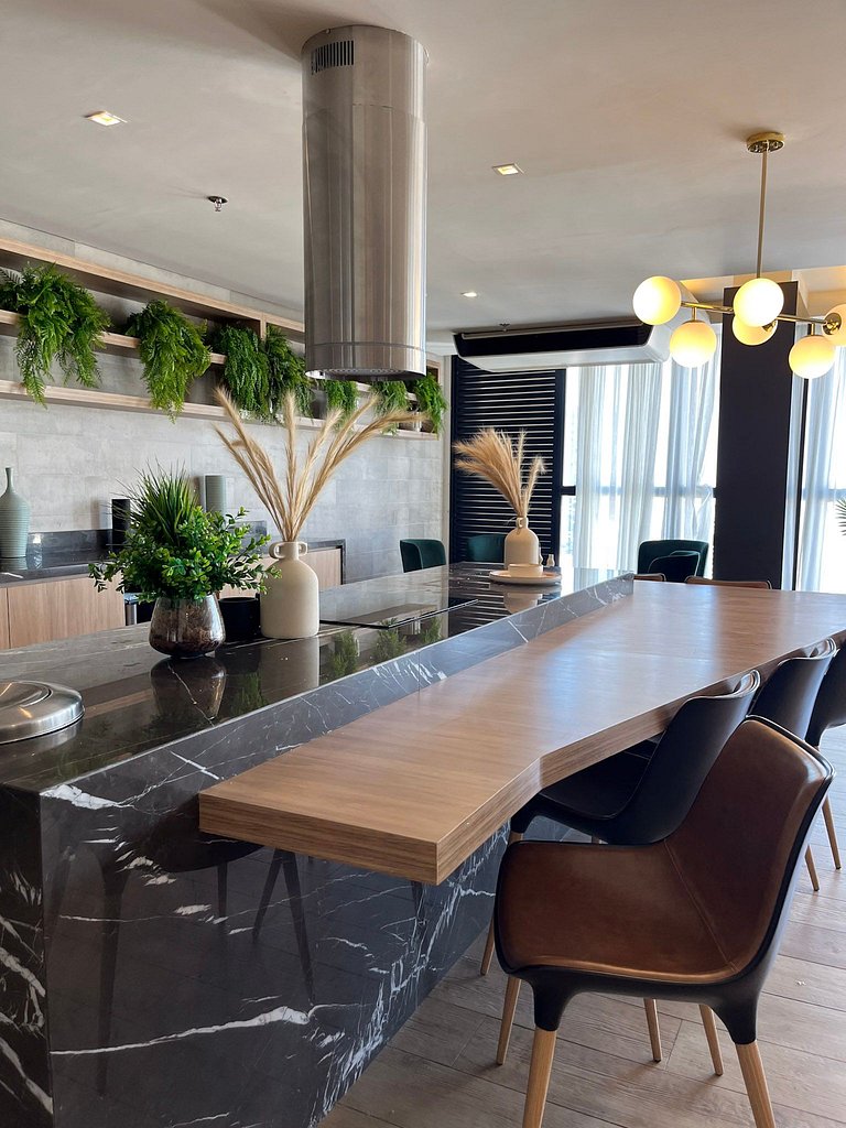 Estudio amplo com piscina aquecida e vista