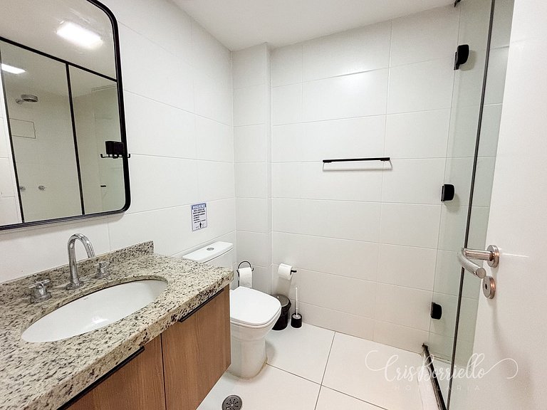 Estudio amplo com piscina aquecida e vista