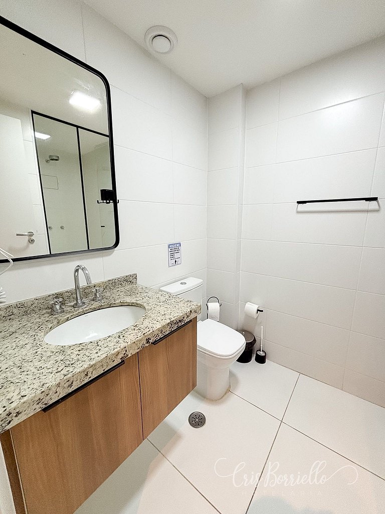 Estudio amplo com piscina aquecida e vista