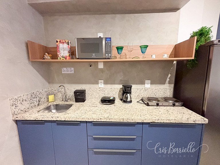 Estudio amplo com piscina aquecida e vista